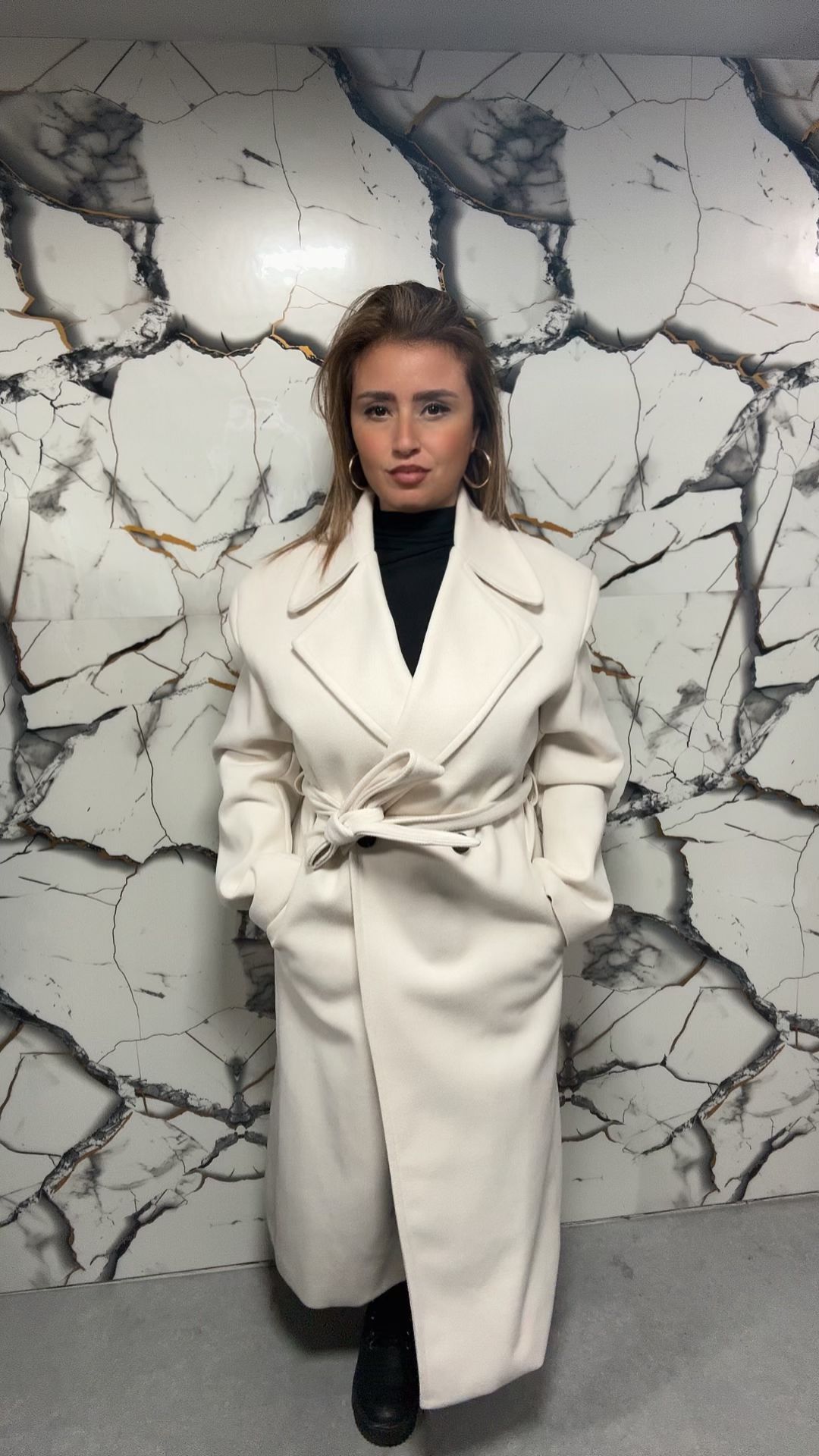 Cappotto Sartoriale Oversize con Chiusura a Cintura