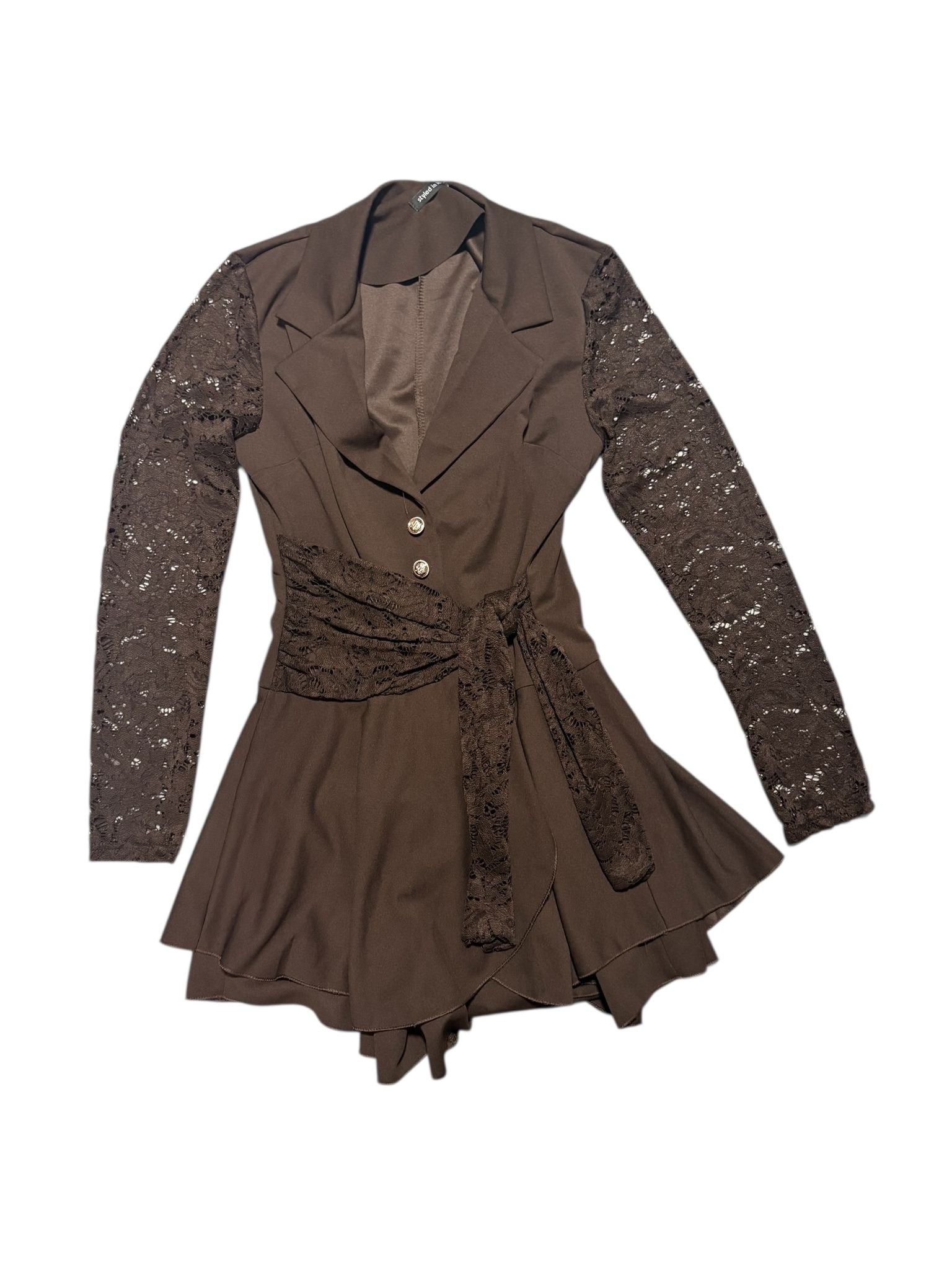 Abito blazer con maniche in pizzo e cintura