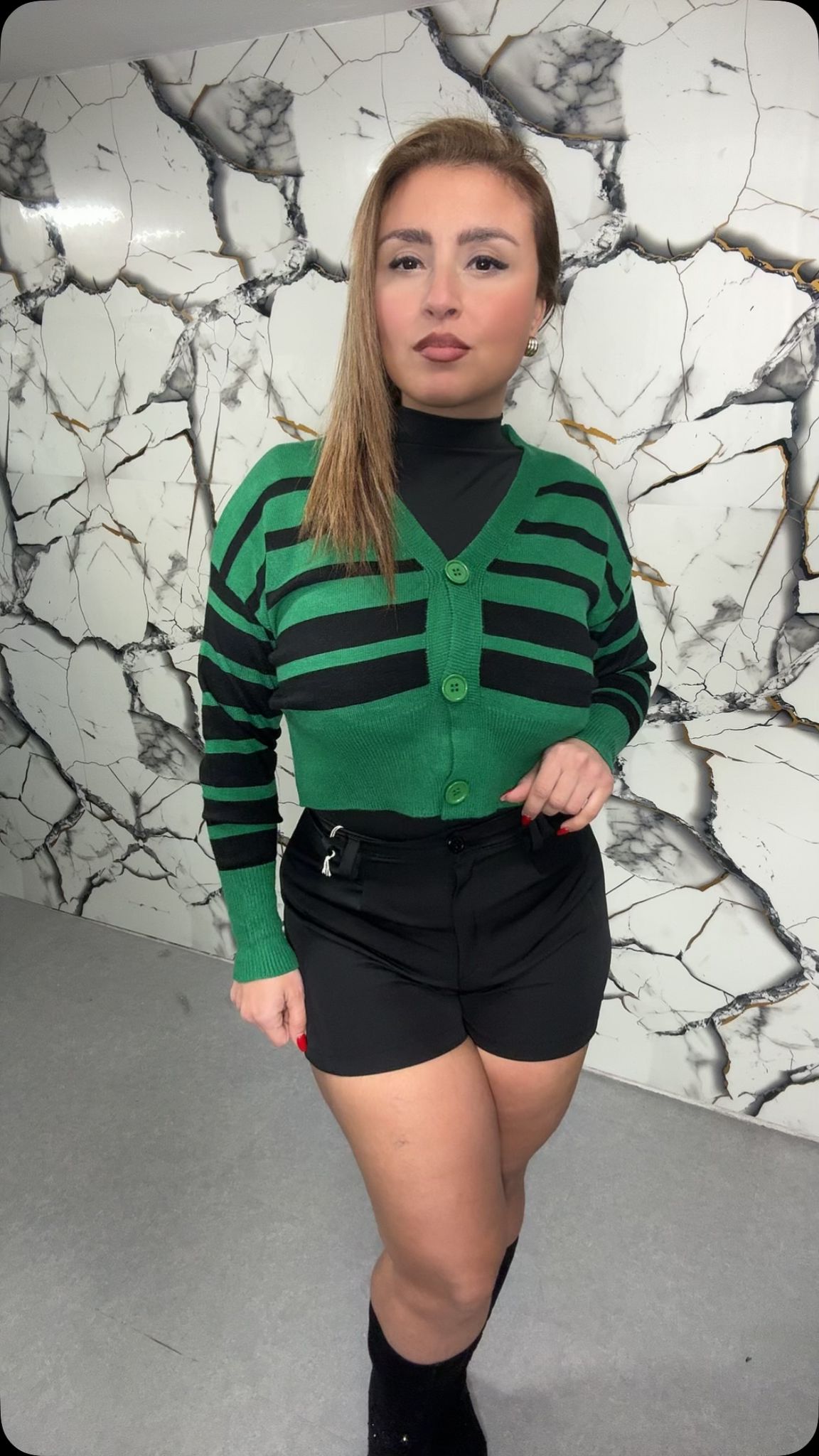 Shorts Donna Grigi a Vita Alta con Pince